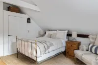 Secluded, Winter Paradise with Hot Tub Hotels in Duxbury