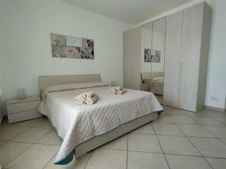 Serao House, apartment on the 2nd floor in the center