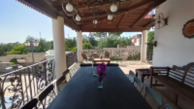 Villa, relaxation, private pool and tennis court, for families and groups of friends