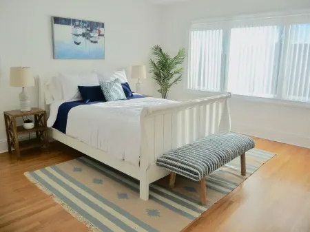 Water View Beauty Отели рядом с достопримечательностью «Cryder Beach»