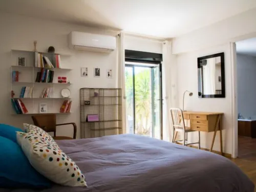 Magnificent farmhouse with large swimming pool ideal for family vacations