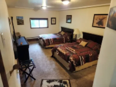 Spacious 5-bedroom house just 2 blocks from downtown Cody