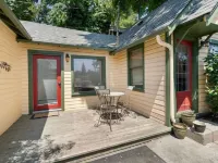 The Williams - luxe 2-bedroom cottage w/onsite parking in downtown Jacksonville Hotels in Jacksonville