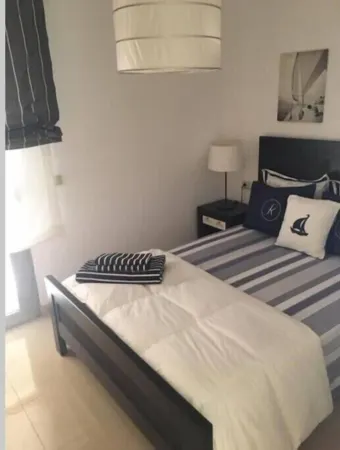 Preciosa Villa con Jardín y Piscina Privada