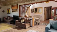 Grand Appartement Paisible, 3 Chambres, vue sur Jardin, Central à Rabat