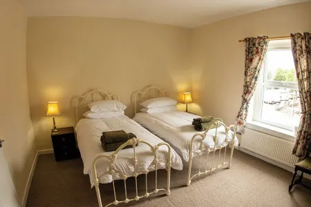 Spacious 3 bedroom townhouse by the coast, close to all amenities.