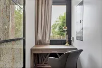 A Cleveland Modern and Historic Apartment
