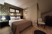 Villa l'échappée verte house surrounded by greenery right in the center of town