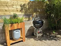 2-bed apartment with private terrace - 50m from beach and GR34. Dogs welcome. Hotels in Carantec