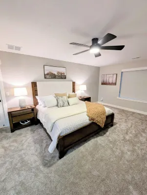 Lakeview Retreat-Home overlooking Bear Lake Sleeps 30 w/Ideal beach/pool access