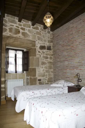APARTMENT IN A 16TH CENTURY MANOR HOUSE IN LABASTIDA