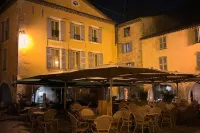 Villa climatisée au calme absolu à 5minutes à pied de Valbonne Hotels in Opio