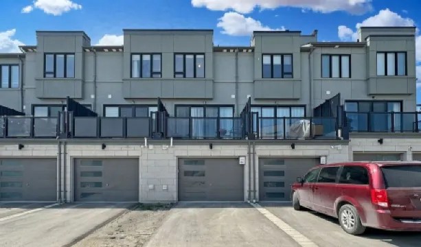 Welcome to lake breeze water view.Wake up to breathe taking lake view.