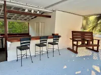 High Springs Hideaway – 4BR w/ Pool & Bar • Near Springs & UF • Walk to Town