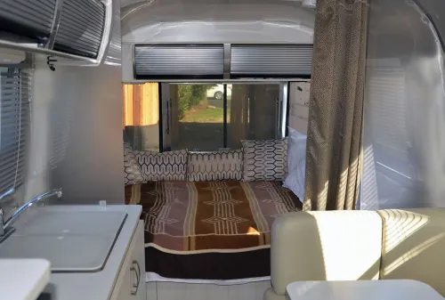 Cozy Airstream Escape, Hot Tub & Lights