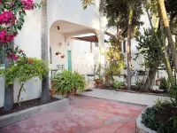 Charming rooftop bungalow 1 block from the beach! Hotels in Corral del Risco