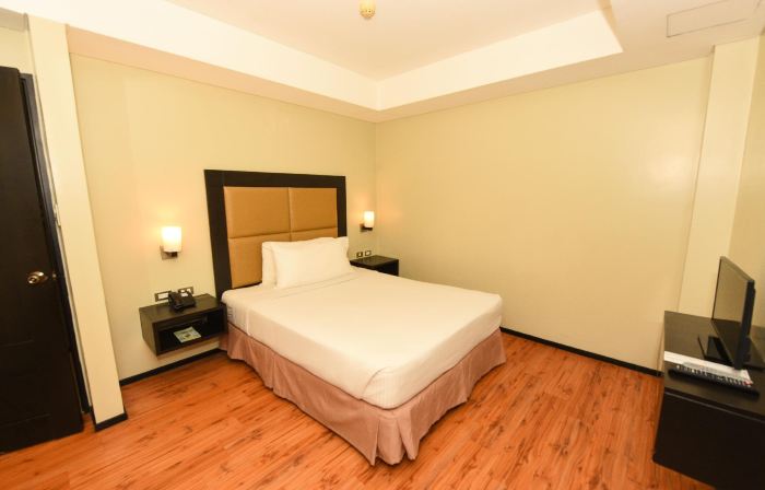 Mallberry Suites Business Hotel