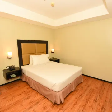 Mallberry Suites Business Hotel