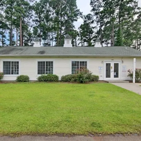 Sunny 2 Br River Oaks Condo. Pool & Hot Tub. Near Attractions, Golf, & the Beach