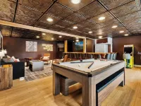 White Mtn Lux Retreat - Hot Tub, Sauna & Game Room 巴特利特住宿飯店