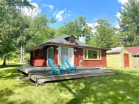 Peaceful Cottage with Mountain Views