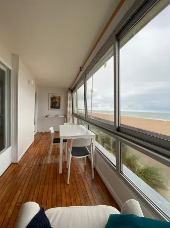 Au Premier Regard sur la Plage Отели рядом с достопримечательностью «courseulles»