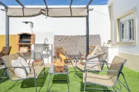 Assenta Beach House - 2 bedroom house with patio Hotels in Sao Pedro Da Cadeira