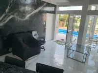 Single house in front of the lake Hotels in Jojutla