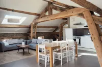 Gîte au Sein de Notre Ferme en Pierre du Xviie Siècle