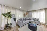 Coastal Getaway in La Marque! Hotels in La Marque