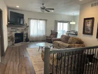 Spacious 4-bedroom house with AC, WiFi in NW Lincoln