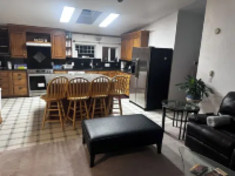 Prime Corvallis Base Camp: Walk OSU & Downtown, 4BR, Game Room, AC, Wii & More