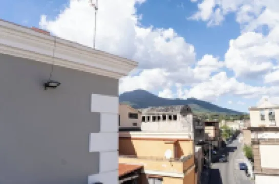 3.7 km from the Ruins of Pompeii, Apartment with Double Bedrooms. Vesuvius view.