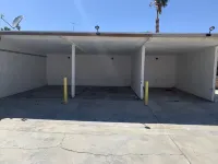 Breezy-2BR-Gated Unit w Kitchenette