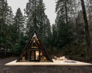 Mt. Rainier Luxe A-Frame: Hot Tub, Sauna, Firepit with King Size Bed Lafa Cabin