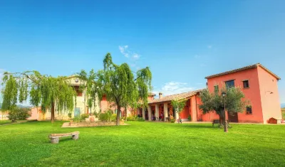 Room in Farmhouse with Swimming Pool Hotel in zona Porto Romano di Bevagna