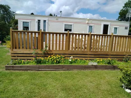 Situated in a quiet, relaxing location 25 minutes from the beach and Naussica. Отели рядом с достопримечательностью «Field of the Cloth of Gold / Camp du Drap d'Or (7-24 June 1520)»