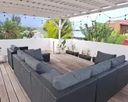 3-ensuite bedroom Beach House in Albion with a pool, a hammam and the beach Hotels in Albion