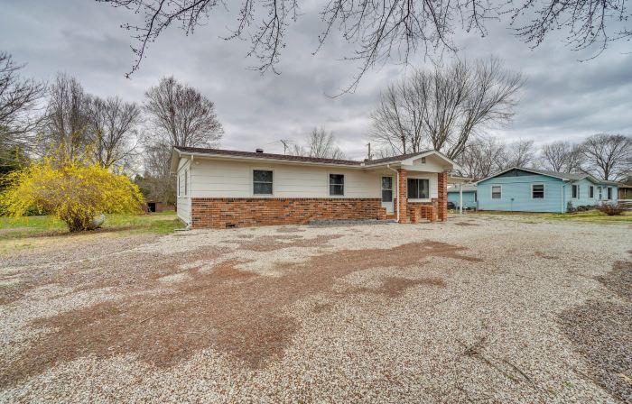 Shell Knob Home w/ Fire Pit, Near Table Rock Lake!
