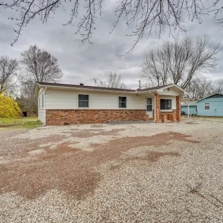 Shell Knob Home w/ Fire Pit, Near Table Rock Lake!