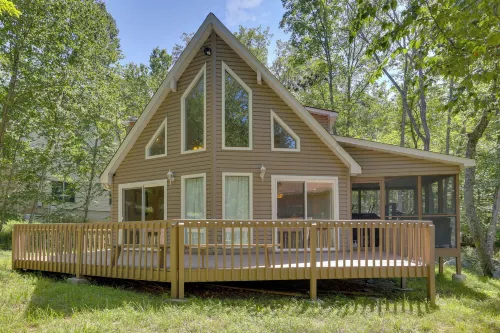 Pools, Hot Tub & More: Bushkill Mountain Getaway! - Badekar