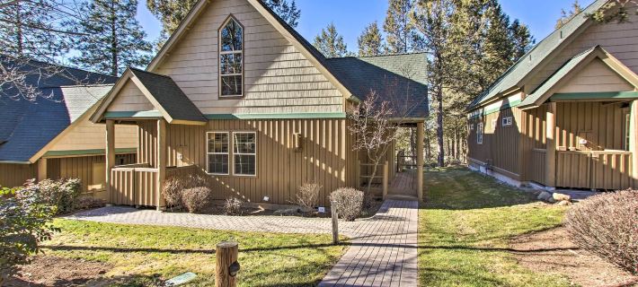 Klamath Falls Cabin Retreat w/ Deck & Grill! Hotels in Klamath County