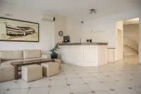 Konstantinos Hotel & Apartments I