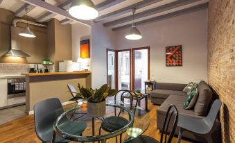 Stay U-Nique Apartments Parlament