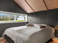 "Truels" - 30km from the sea - 精品