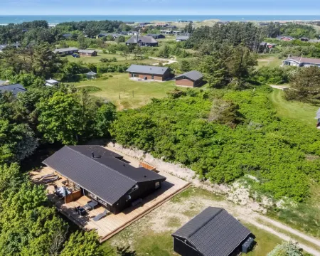 "Paulette" - 450m from the Sea Hotels in Lokken