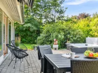 "Hjalmine" - 1.4km from the sea Hotels in Vig