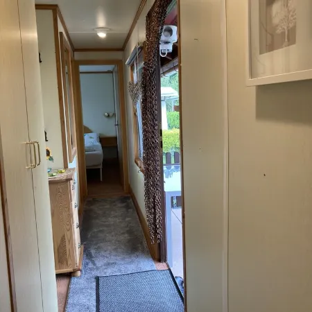 Idyllic vacation home away from the city noise directly on the Müritz arm