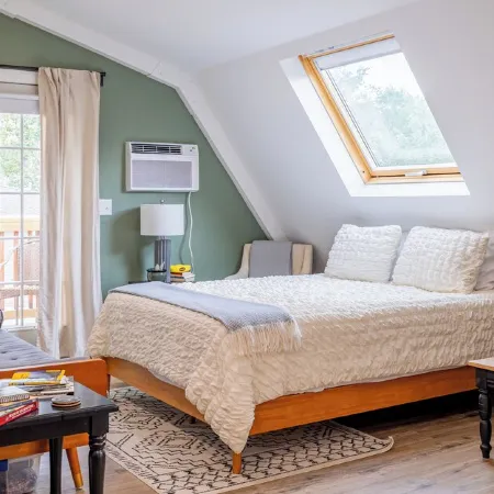 Downtown Cody Barn BnB; Sleeps 2 w/ A/C!