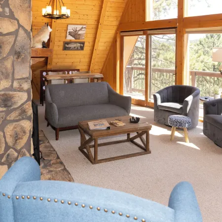 'Lazy Bear Lodge' in Florissant w/ Mountain Views!